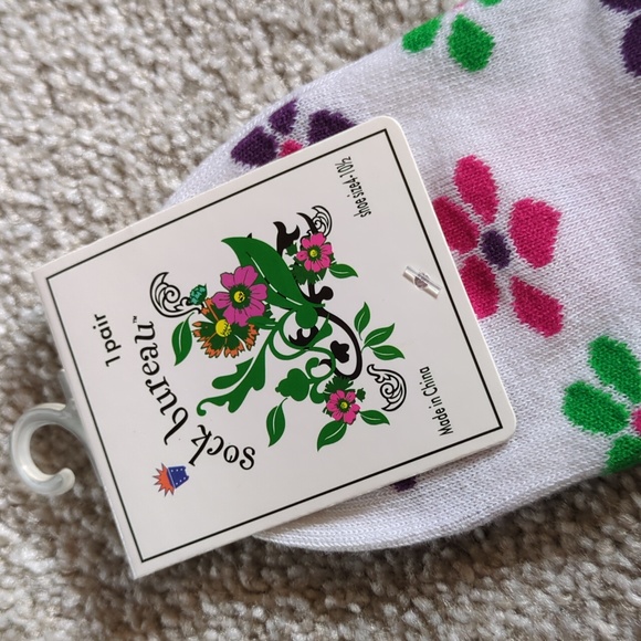 Sock Bureau White Ankle Socks with Flower Print - Picture 4 of 4